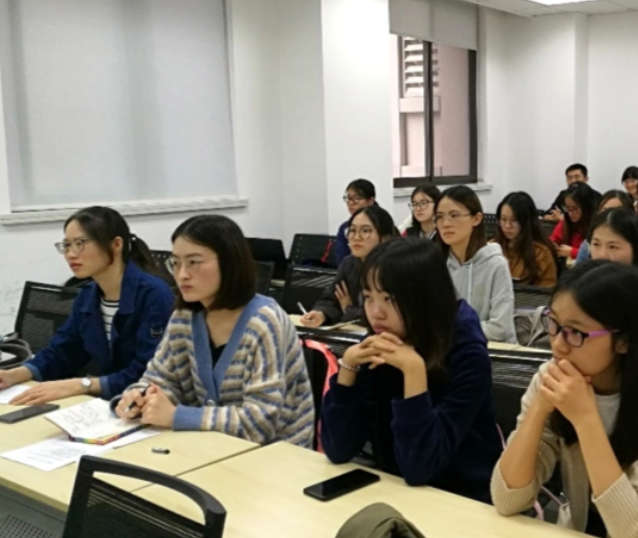 课程线上主题教育拓宽学生认知视野引导学生树立正向价值观念 课程线上主题教育拓宽学生认知视野引导学生树立正向价值观念